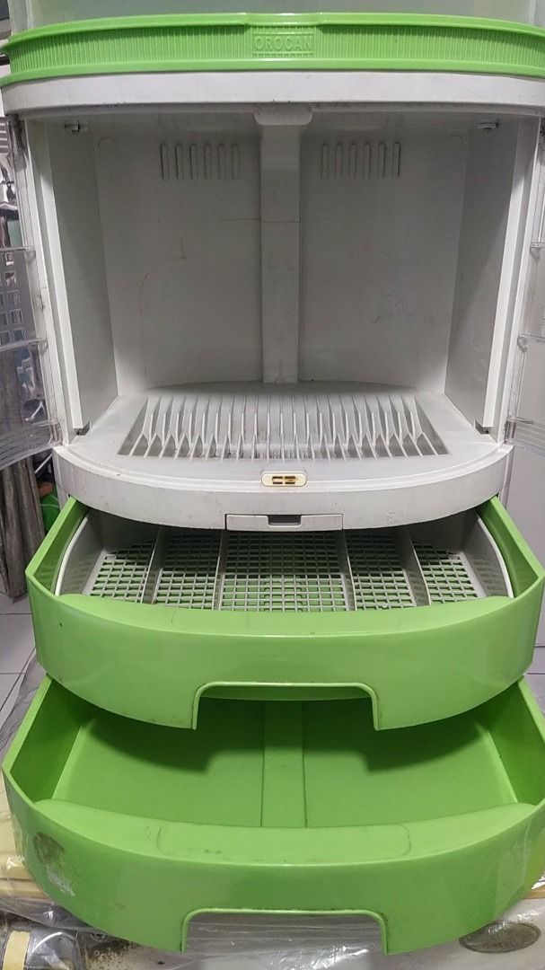 OROCAN QUEEN DISH DRAINER 2 Layers (Green, Pre-loved) (Category: Food Organization & Storage) located in Manila. Submitted by ace.hobbies (Listing ID 1432739808, Image 2). Description: 🏷️ Item for Sale OROCAN QUEEN DISH DRAINER 2 Layers 🔎 Item Description: - Preloved so manage expectations - Issue: crack on left door lower hinge (see 5th picture) 📸📦 Picture of actual item..