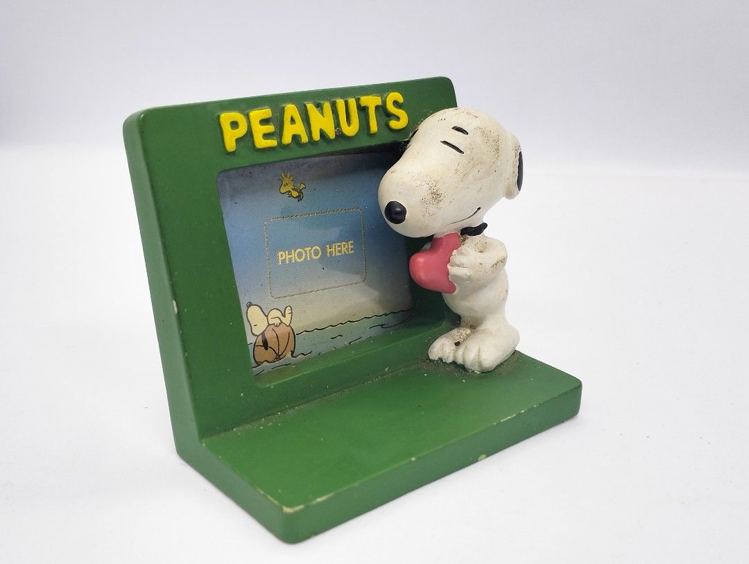 Peanuts Snoopy Collectible Mini picture Frame (Category: Frames & Pictures) located in Baguio. Submitted by toys_of_yesteryear (Listing ID 1432638033, Image 3). Description: 📌loc. Baguio ------------------------- “If your offer is accepted, please stay in touch and keep the seller updated. Open communication helps ensure we don’t waste each other’s time.” -------------------------- 📌 Brand: Peanuts 📌 Snoopy mini picture frame for 2x2 ID pictur