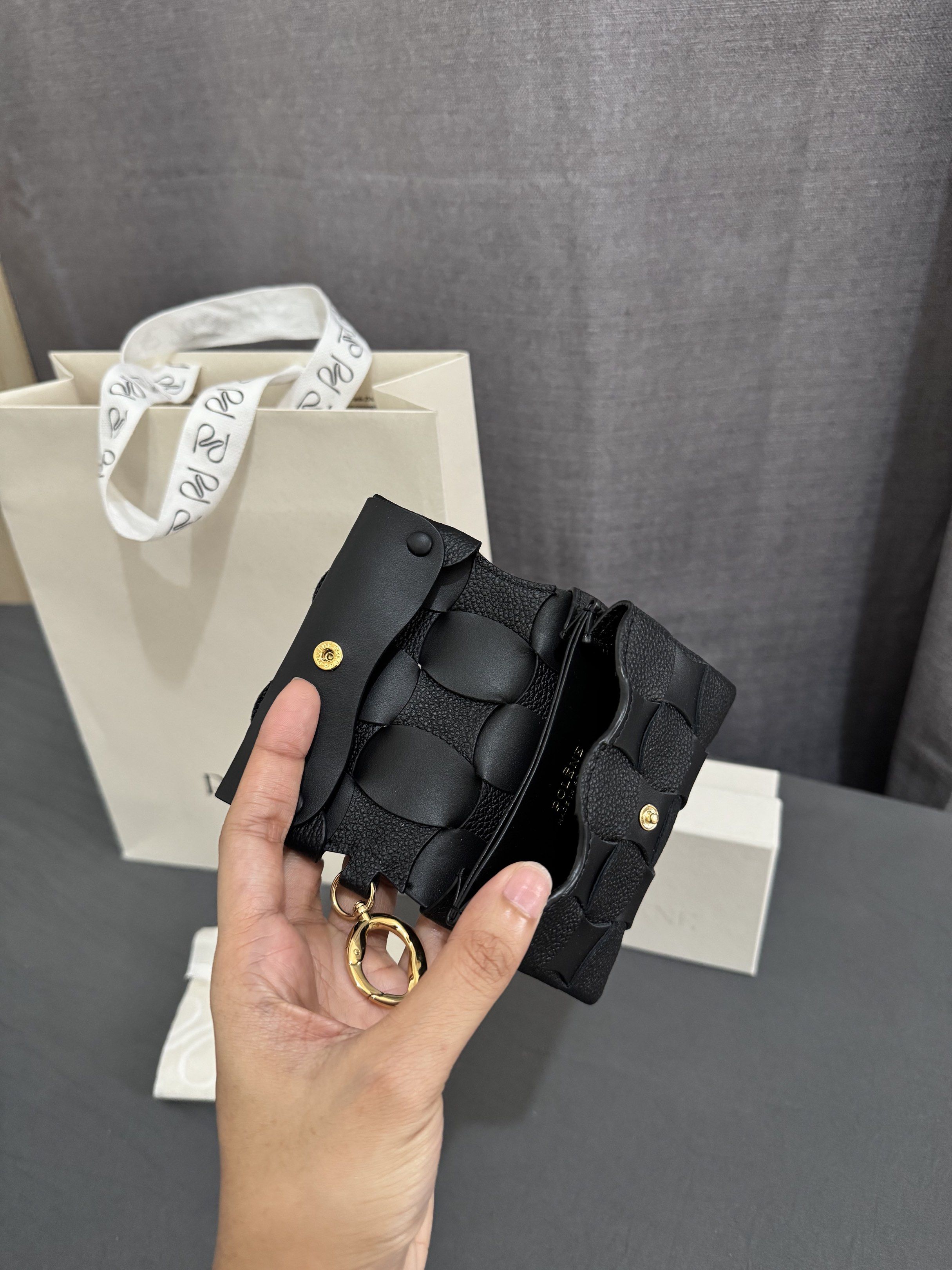 Polene Porte-Cartes Neiti Duo Noir (Black) (Category: Luxury Bags & Wallets) located in General Santos City (Dadiangas). Submitted by trizvelaaa (Listing ID 1432708737, Image 3). Description: Polene Porte-Cartes Neiti Duo Noir (Black) ₱10,500- Slighty Negotiable •Brand New •Never been used •Bought from Polene, Seoul Korea •With original box and paper bag ❌NO TO LOWBALL OFFER (it is already fairly priced) ⚠️MONEY BACK GUARANTEED IF PROVEN FAKE ⚠️ 