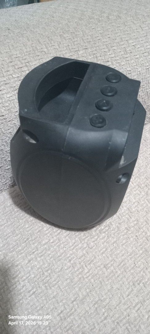 Portable Speaker with USB and AUX(Defective) (Category: Soundbars, Speakers & Amplifiers) located in Valenzuela. Submitted by consjavier74 (Listing ID 1432712866, Image 3). Description: - Portable speaker - Black color - USB port - AUX input - DC 5V charging port - Built-in grill - Control buttons - Good working condition - Ideal for on-the-go music listening Dalandanan,Valenzuela City.