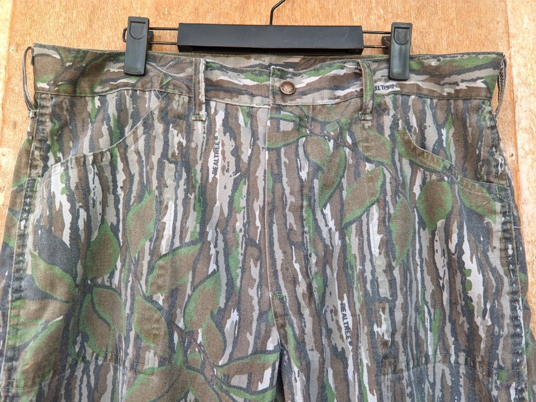 Realtree (Category: Jeans) located in Polomolok. Submitted by houtehouse-0424a (Listing ID 1432674462, Image 3). Description: 35x43x13x8.8 Small hole issue. Good Condition .