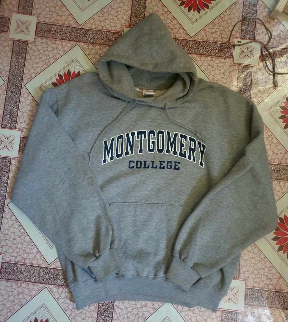 Russell athletics heavy cotton (Category: Coats, Jackets and Outerwear) located in Zamboanga. Submitted by chie1982 (Listing ID 1432648054, Image 1). Description: heavy cotton hoodie good as new xl on dimensions.