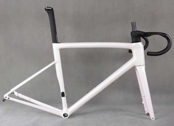 SERAPH TT-X68 road bike frameset same as specialized sl8 (Category: Parts & Accessories) located in Singapore. Submitted by shaqboi (Listing ID 1432704670, Image 1). Description: never built before,just cut fork. fast deal 550 - Same geometry as SL8 - Chameleon White road bike frameset (size 56) from TanTan factory - Includes integrated handlebar (420x90mm) and seatpost - comes with Kactus BB86 Ceramic Bottom Bracket BB - size 56 (174 cm and 183 