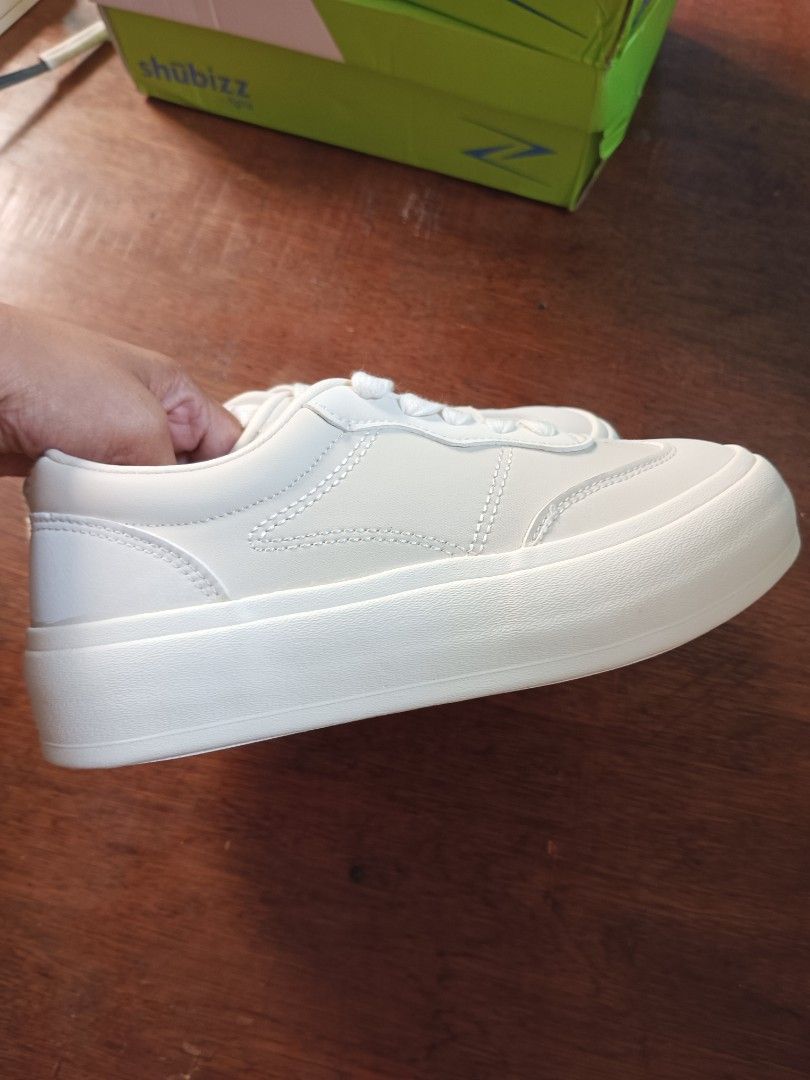 Shubizz Mace Cream Sneakers - Size 37 (Category: Sneakers) located in Malabon City. Submitted by mslalan (Listing ID 1432601990, Image 3). Description: - Brand new Shubizz Mace sneakers - Cream color - Size 37 - Lace-up design - Thick sole - Purchased from SM Store - Original price: ₱1999.00.
