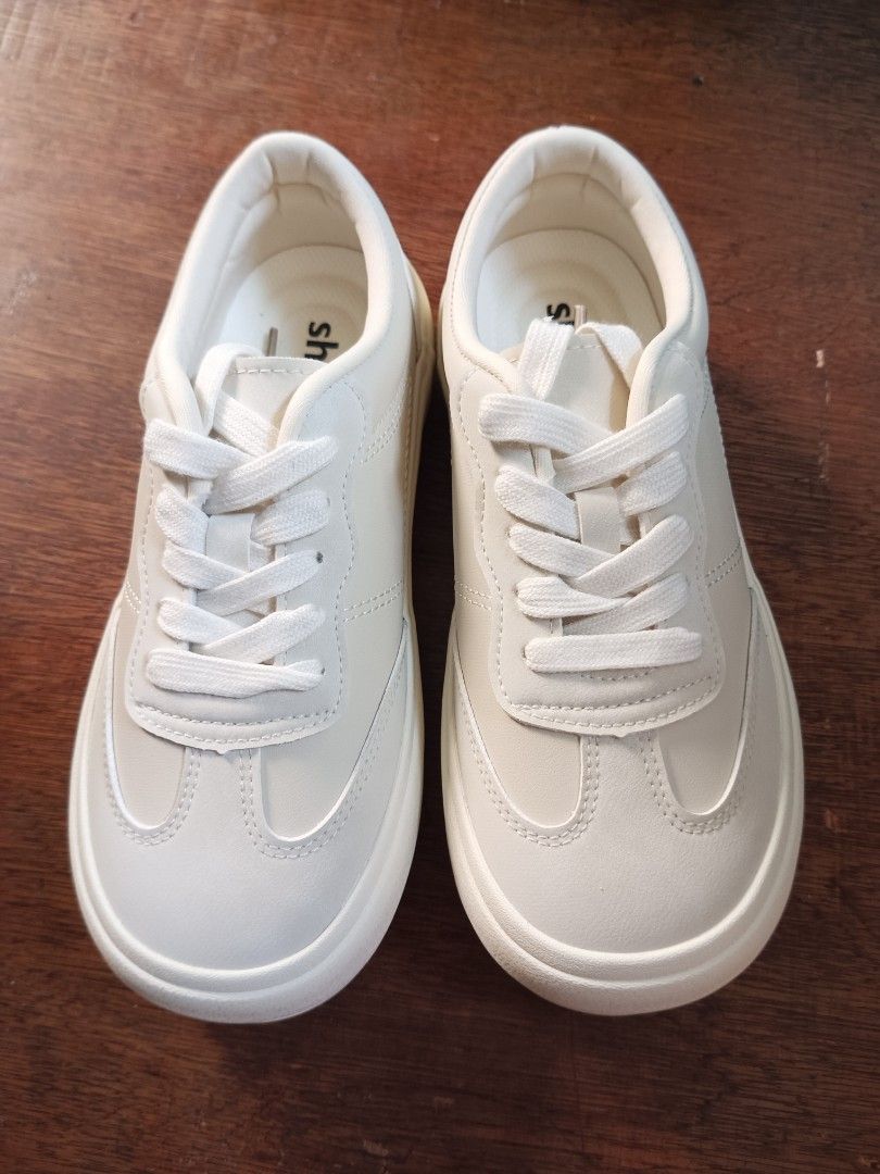 Shubizz Mace Cream Sneakers - Size 37 (Category: Sneakers) located in Malabon City. Submitted by mslalan (Listing ID 1432601990, Image 1). Description: - Brand new Shubizz Mace sneakers - Cream color - Size 37 - Lace-up design - Thick sole - Purchased from SM Store - Original price: ₱1999.00.