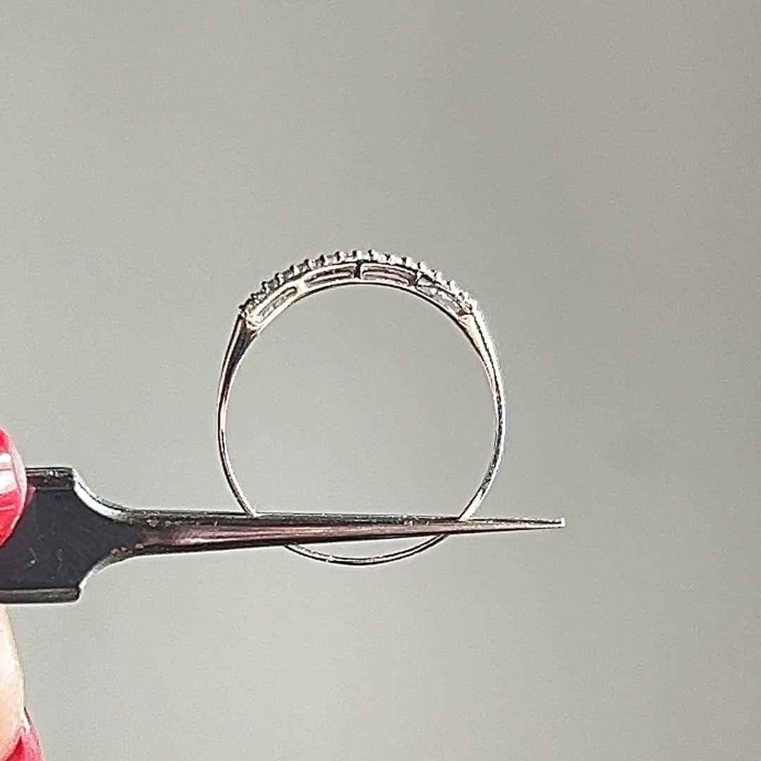 Silver Ring with Pave Diamonds (Category: Rings) located in Manila. Submitted by lev777 (Listing ID 1432783631, Image 3). Description: Round Baguettes Ring 0.30ct dia 18k white gold size 8 with certificate MOP VIA BANK TRANSFER OR CASH ONLY Through your own courier STRICTLY PAYMENT FIRST ‼️ Can do meetup BGC, Vistamall, Taguig .
