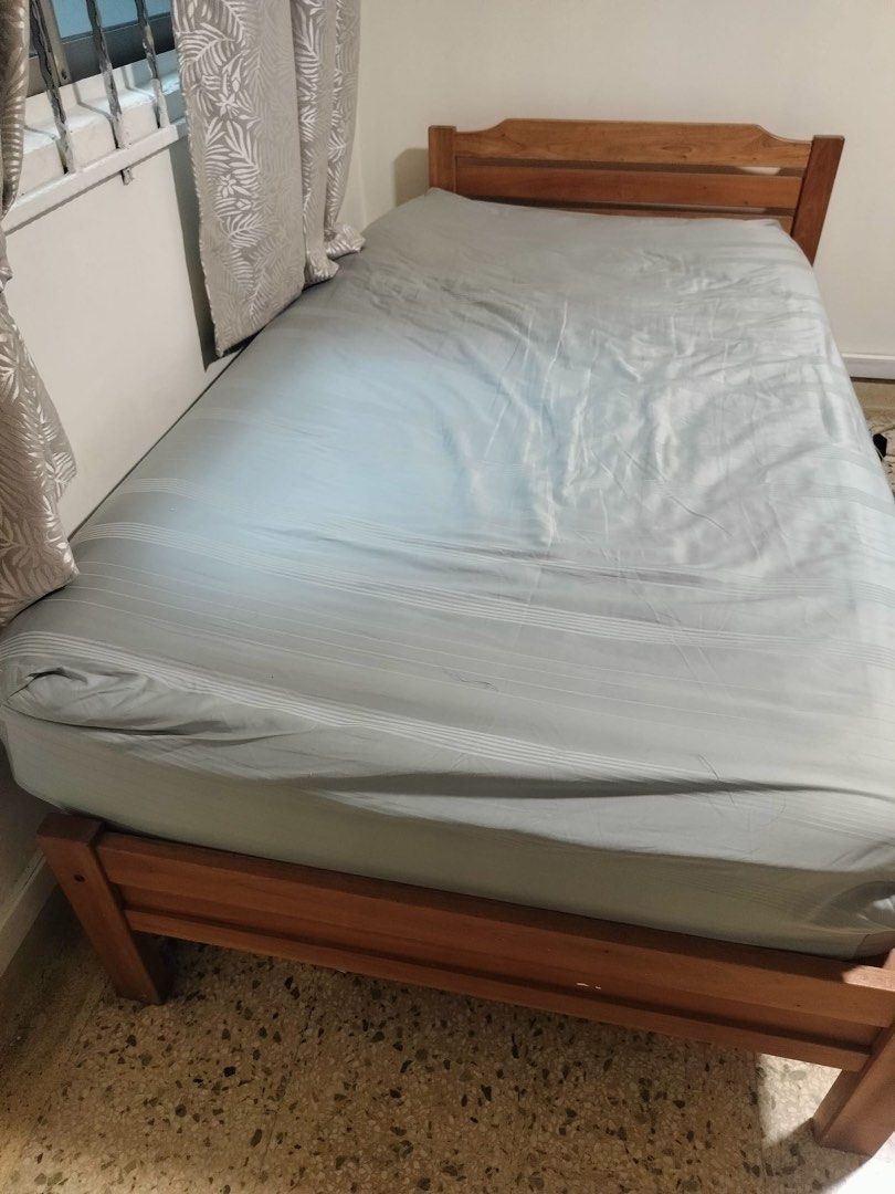 Single bed (Category: Bed Frames & Mattresses) located in Singapore. Submitted by sanjaeeevan (Listing ID 1432599640, Image 1). Description: Single Bed Used .