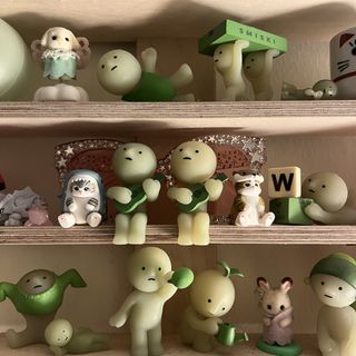 (Category: ) located in . Submitted by lovingthepreloved (Listing ID 1432690251, Image 1). Description: .