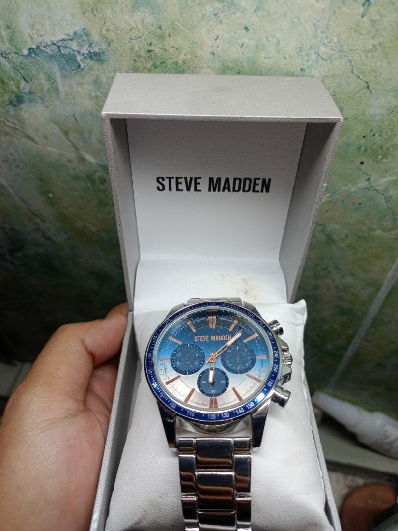 Steve Madden Stainless Steel Watch Quartz (Category: Men's Watches) located in Iloilo. Submitted by haruki90 (Listing ID 1432701809, Image 2). Description: never used still with protective plastic .