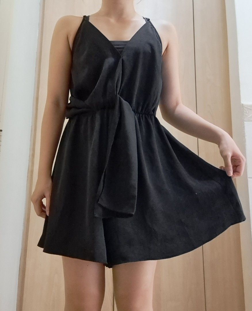 Stradivarius Black Romper - Size S (Category: Rompers) located in Mandaluyong City. Submitted by _spike (Listing ID 1432724146, Image 1). Description: Stradivarius black romper, V-neckline, Spaghetti straps, Waist tie detail. looks like a dress! Very breezy for hot days. feel free to dm for more photos Payment methods: Gcash and Maya Shipping: Grab or j&t (Shipping fee to be shouldered by buyer).