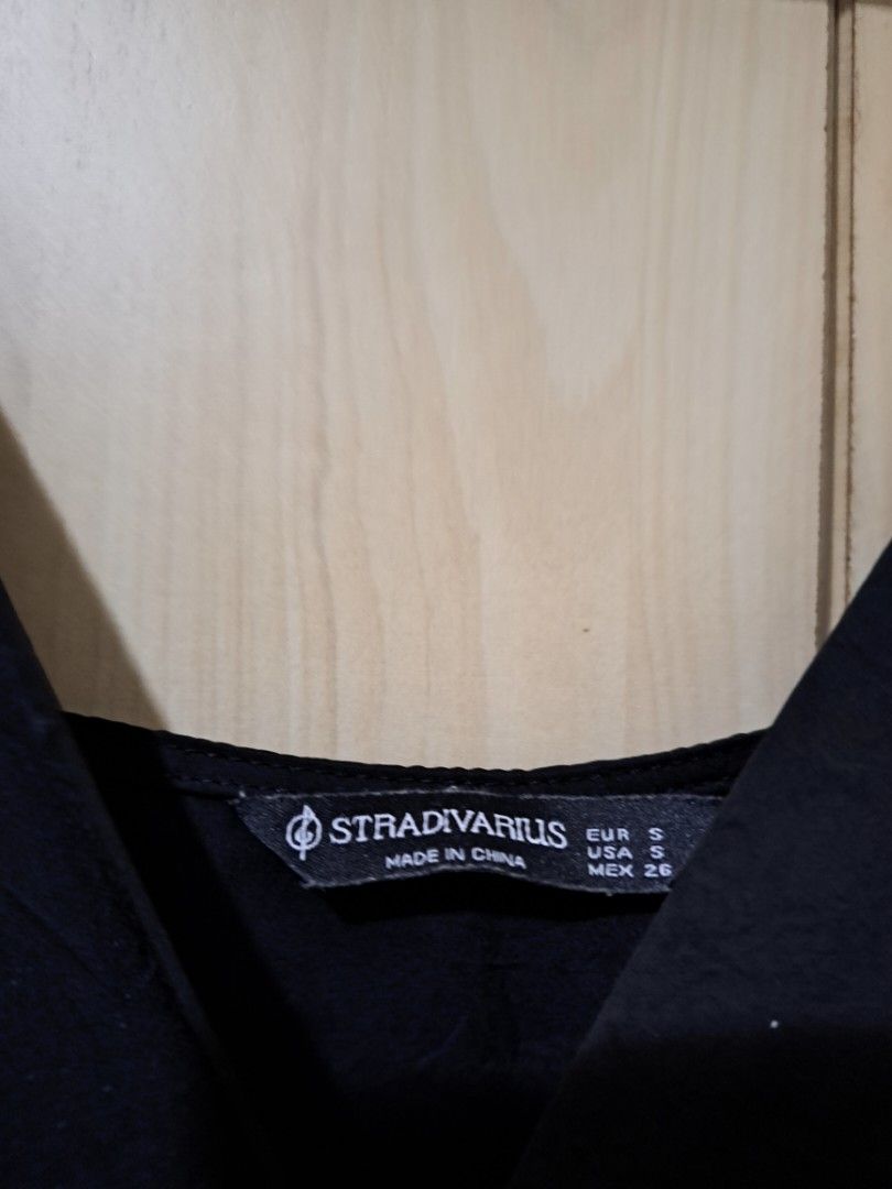 Stradivarius Black Romper - Size S (Category: Rompers) located in Mandaluyong City. Submitted by _spike (Listing ID 1432724146, Image 3). Description: Stradivarius black romper, V-neckline, Spaghetti straps, Waist tie detail. looks like a dress! Very breezy for hot days. feel free to dm for more photos Payment methods: Gcash and Maya Shipping: Grab or j&t (Shipping fee to be shouldered by buyer).