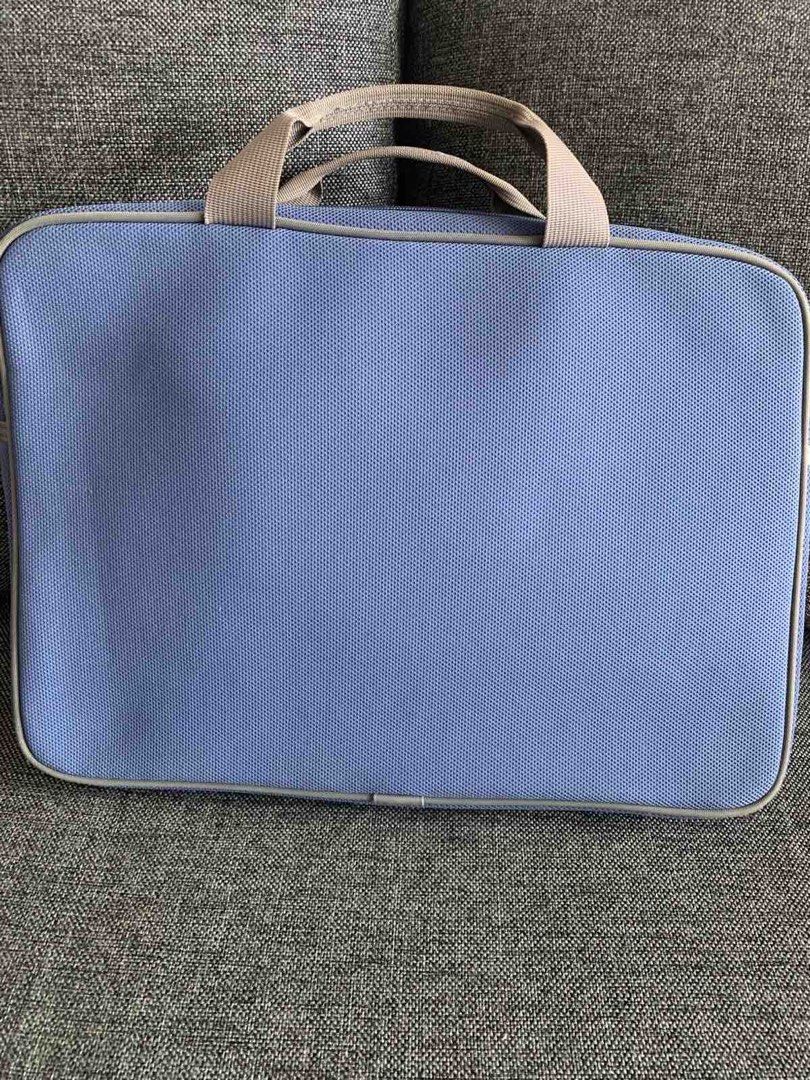 Sumdex Laptop Sleeve (Category: Cases & Sleeves) located in Pasig City. Submitted by gedi_c (Listing ID 1432658159, Image 2). Description: 💼 Sumdex Laptop Sleeve / Carry Case (Blue) ✔️ Good condition ✔️ Clean interior, no damage ✔️ Padded protection for laptop/tablet ✔️ With handle – easy to carry ✔️ Lightweight and durable (trusted Sumdex quality) 📏 Fits approx. 13–14” laptops (MacBook / Windows) Size 14.5in length, 10in wide, 1in thick.