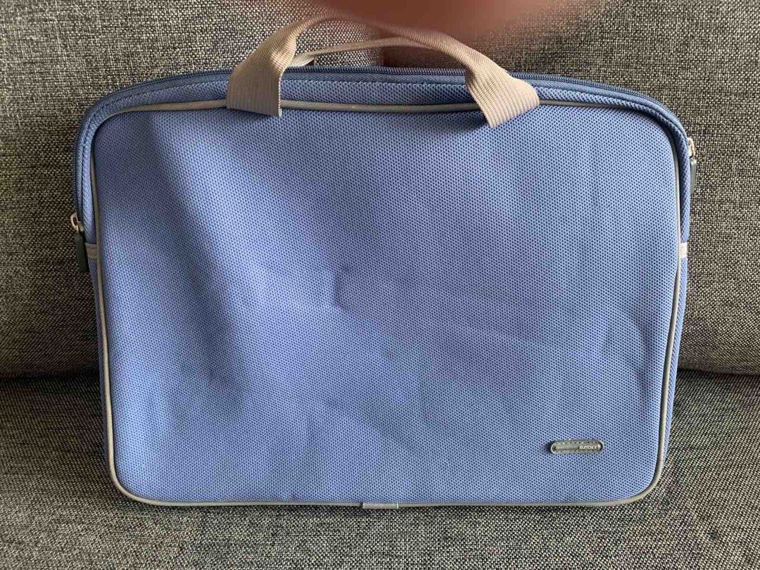 Sumdex Laptop Sleeve (Category: Cases & Sleeves) located in Pasig City. Submitted by gedi_c (Listing ID 1432658159, Image 1). Description: 💼 Sumdex Laptop Sleeve / Carry Case (Blue) ✔️ Good condition ✔️ Clean interior, no damage ✔️ Padded protection for laptop/tablet ✔️ With handle – easy to carry ✔️ Lightweight and durable (trusted Sumdex quality) 📏 Fits approx. 13–14” laptops (MacBook / Windows) Size 14.5in length, 10in wide, 1in thick.
