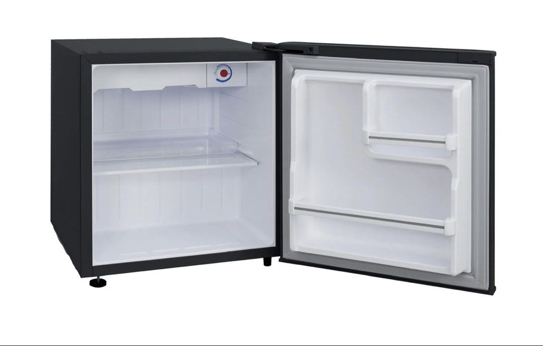 TCL Mini Fridge (Category: Refrigerators and Freezers) located in Manila. Submitted by yuanres5 (Listing ID 1432744350, Image 3). Description: - Compact TCL mini fridge - Single door design - Adjustable temperature control - Interior shelving and door storage - Great for drinks and condiments - Perfect for dorm rooms or offices No return no exchange.