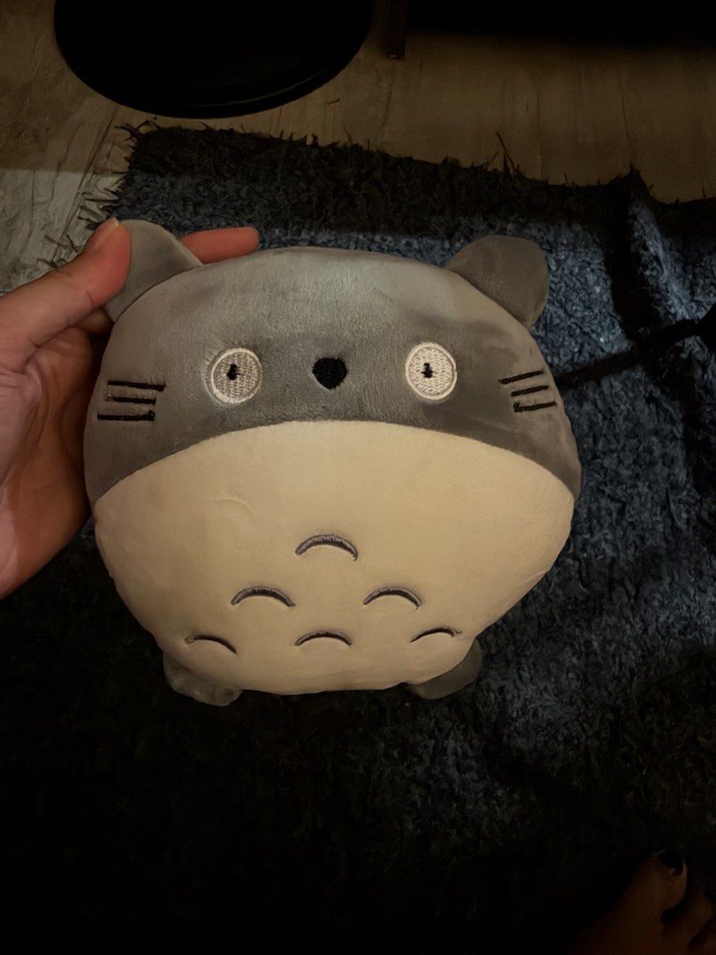 Travel pillow with eye mask (Category: Travel Essentials & Accessories) located in Quezon City. Submitted by jofer1028 (Listing ID 1432782634, Image 1). Description: 📍Cubao, QC Delivery via Lalamove Meet up within Araneta Center Cubao Payment via bpi, gcash or gotym .