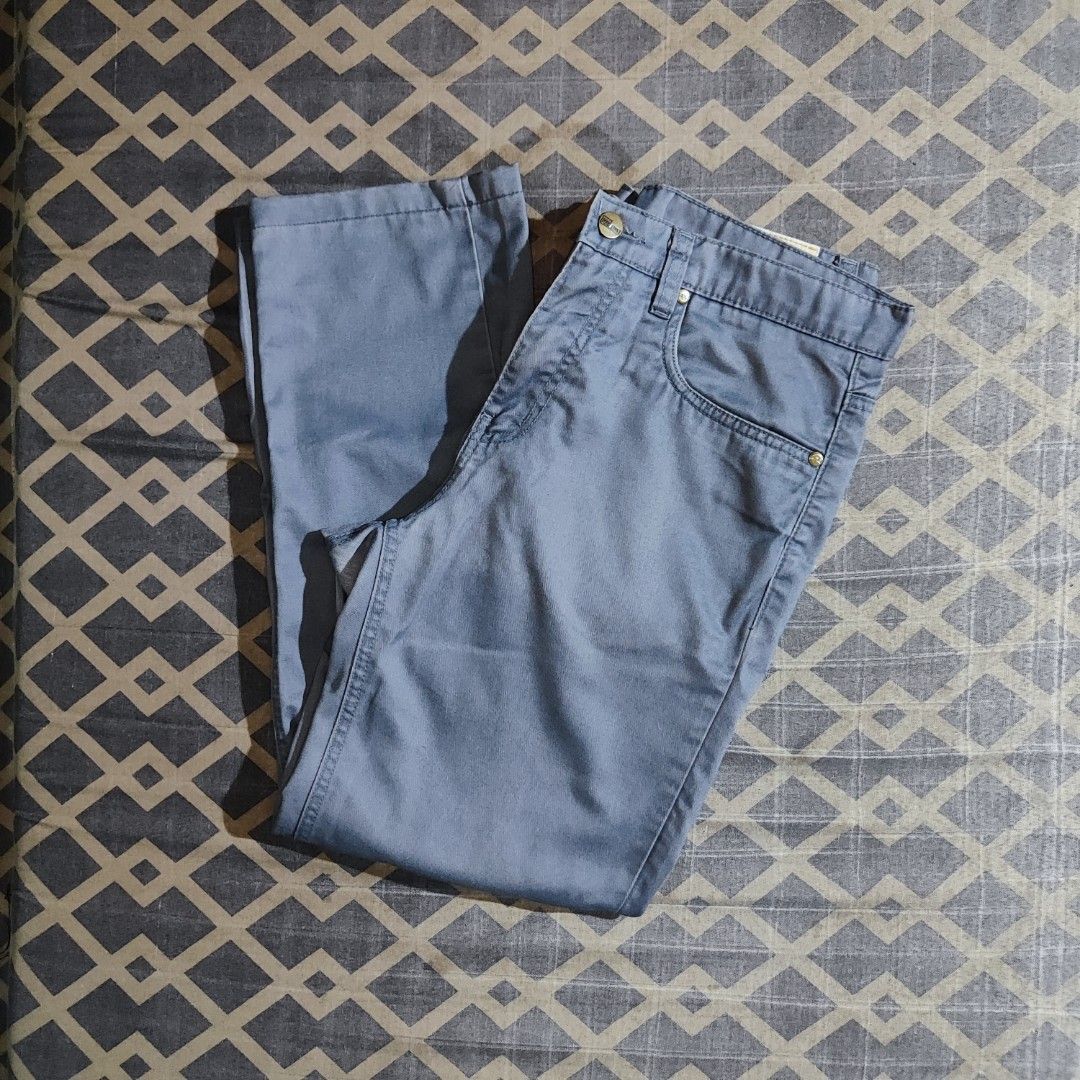 90s Bench Daily Jeans Dark Gray Pants (Category: Jeans) located in Quezon City. Submitted by autodrop_ph (Listing ID 1432660495, Image 1). Description: Size: Medium Dimes: Waist: 33 inches Length: 37.5 inches Leg Opening: 7.5 inches 💢 Faded, Stain, Wash Tag. Good Condition..