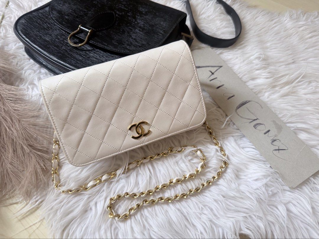 VINTAGE CHANEL FLAP MINI (Category: Luxury Bags & Wallets) located in Cagayan de Oro. Submitted by moiobsession (Listing ID 1432712840, Image 3). Description: authentic with vintage sticker with zeko authentication PM ME ON MESSENGER FOR VIDEO .