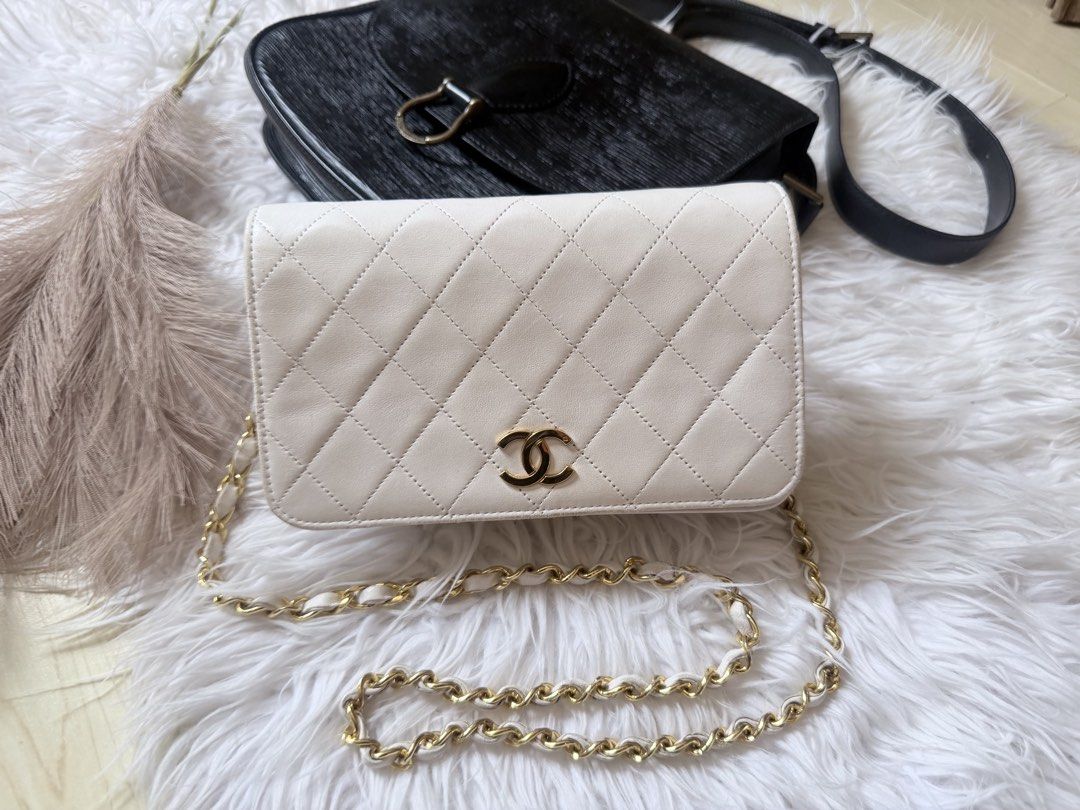 VINTAGE CHANEL FLAP MINI (Category: Luxury Bags & Wallets) located in Cagayan de Oro. Submitted by moiobsession (Listing ID 1432712840, Image 2). Description: authentic with vintage sticker with zeko authentication PM ME ON MESSENGER FOR VIDEO .