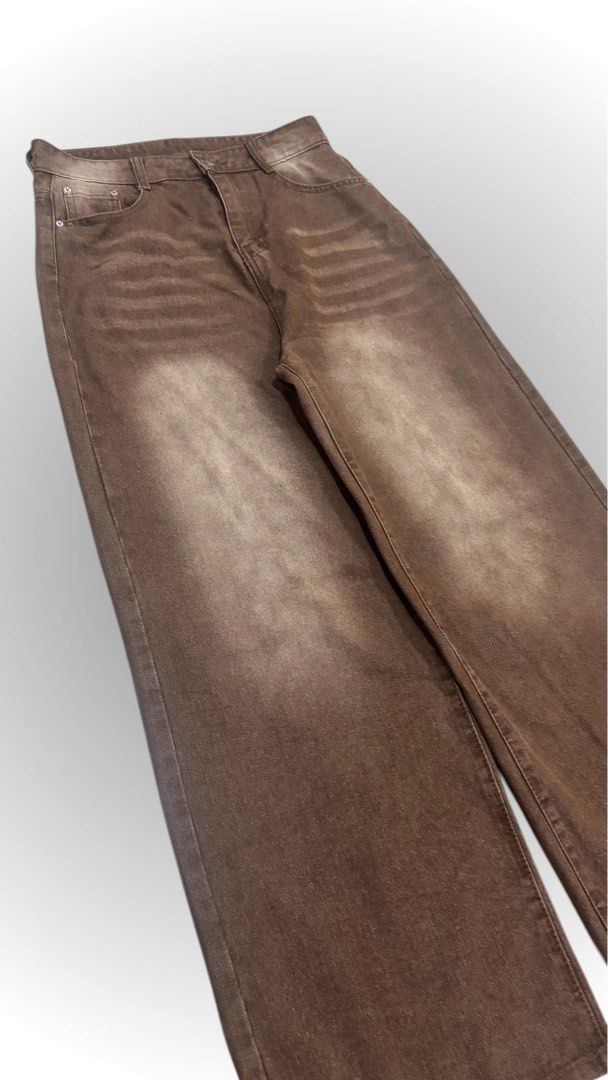 Washed Retro Brown Wide Leg Jeans (Category: Jeans) located in Daet. Submitted by rens.finds (Listing ID 1432702312, Image 3). Description: - Washed Retro Brown wide-leg jeans - Waist: 28-32 - Length: 40 - Leg Hole: 11 - High-waisted - Unisex .