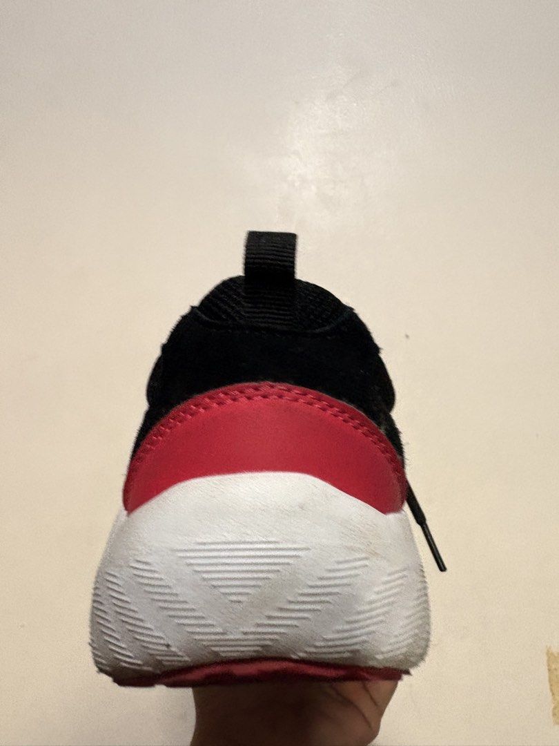 World Balance Cross Training Sneakers (Category: Sneakers) located in Manila. Submitted by msmozza (Listing ID 1432689513, Image 3). Description: Rfs: Extra pair of running shoes .
