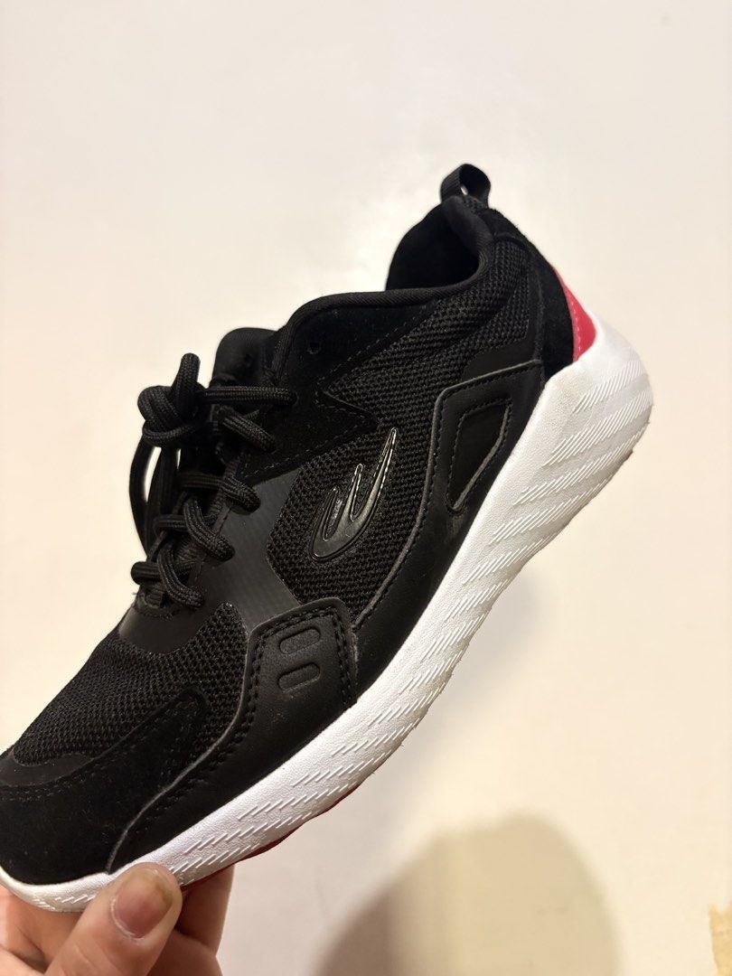 World Balance Cross Training Sneakers (Category: Sneakers) located in Manila. Submitted by msmozza (Listing ID 1432689513, Image 2). Description: Rfs: Extra pair of running shoes .
