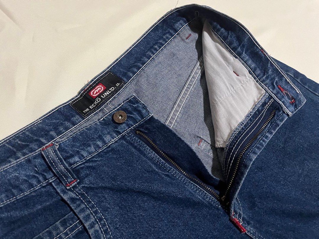 Y2k ECKO Big Pocket Baggy Pants (Category: Jeans) located in Davao. Submitted by ren_777 (Listing ID 1431232613, Image 3). Description: Y2k ECKO Big Pocket Baggy Pants Might keep if not sold! Declared authentic Dimensions: Width:34 Length:42.5 Leg opening:10 Issue: Distress on hem M:1250 NOTE: Please manage your expectations! All items are preloved and thrifted #IGYFDVO.