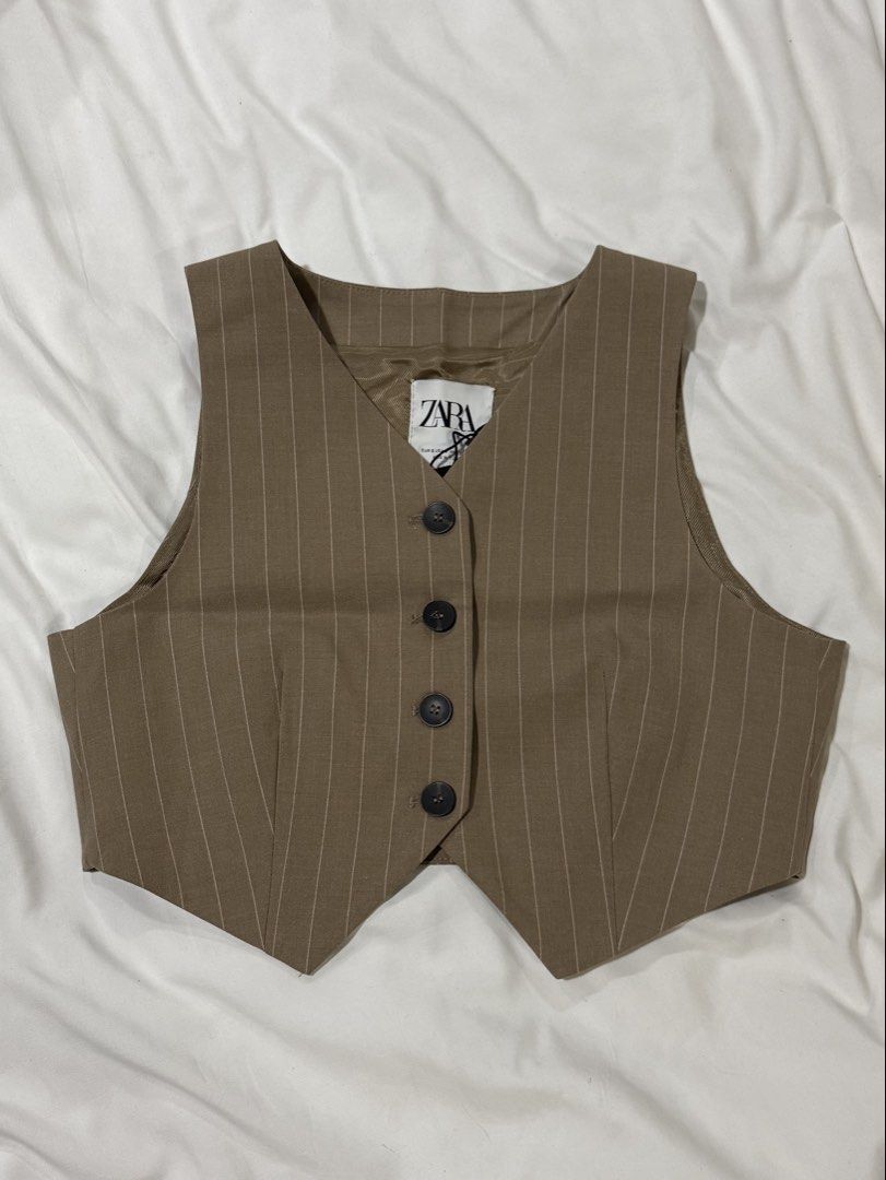 Zara Cropped Waistcoat / Vest (Category: Sleeveless) located in Angeles City. Submitted by shbe.shps (Listing ID 1432747162, Image 1). Description: Brand New with Tag.
