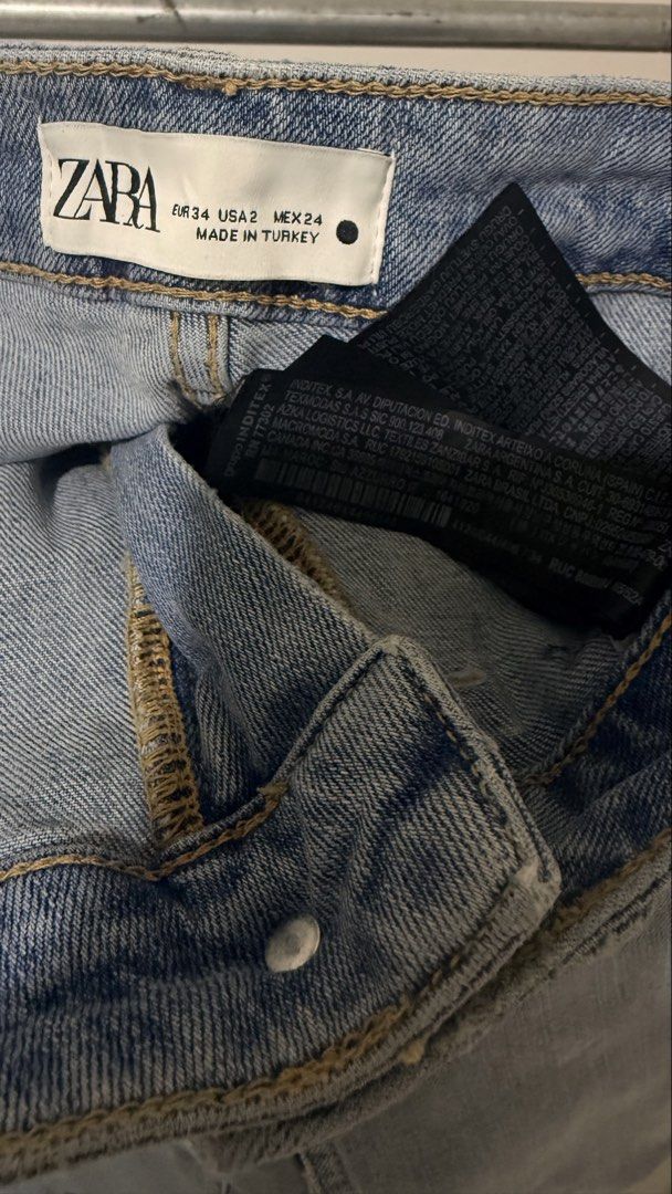 Zara Flare Jeans (Category: Jeans) located in Naga. Submitted by tiindahunts (Listing ID 1432749890, Image 2). Description: From Hongkong box! 12.5" laid flat/37" length.