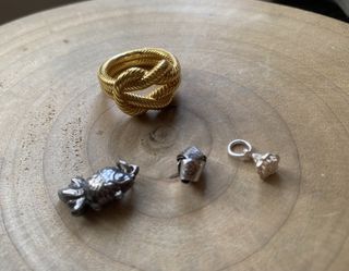 （分類：）位於 。 由 st.scholastica 提交（商品編號 1432802030，圖片 1）。簡介： 。