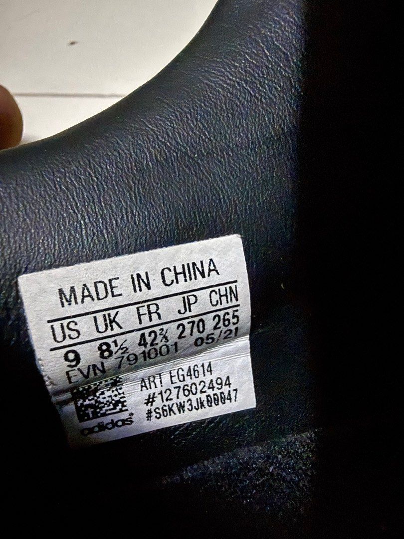Adidas five Ten (Category: Casual shoes) located in Singapore. Submitted by u83826 (Listing ID 1432886310, Image 4). Description: used five 10 shoes for biking size US 9 condition at the photo week days after office hours weekends any time .