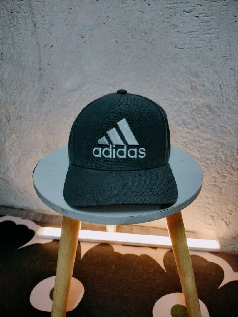 Adidas H90 logo cap(grey six raw white) (Category: Caps & Hats) located in Manila. Submitted by cyn.declutters (Listing ID 1432914930, Image 1). Description: unisezx snapback training cap featuring a prominent embroidered logo snapback closure at the rear frontbfor customized fit loc Cainta.