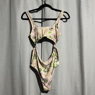 (Category: ) located in . Submitted by febmarie (Listing ID 1432906225, Image 1). Description: .