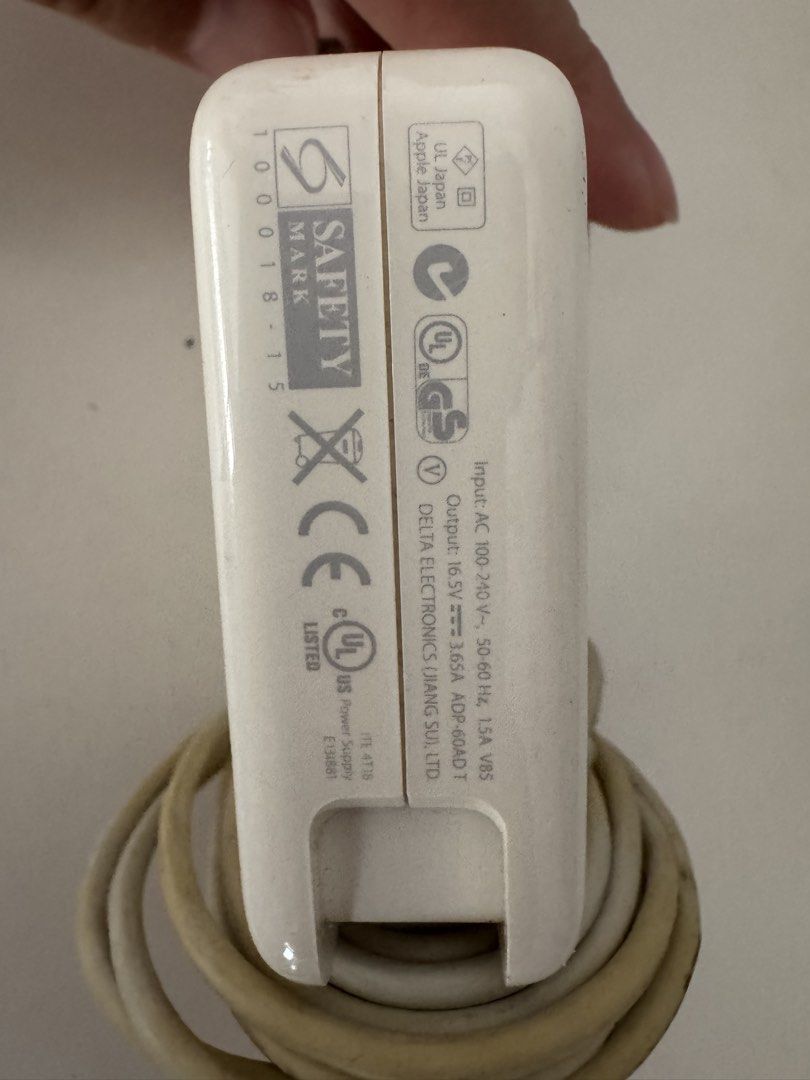 Apple 60w MagSafe Power Adapter458347412876185601