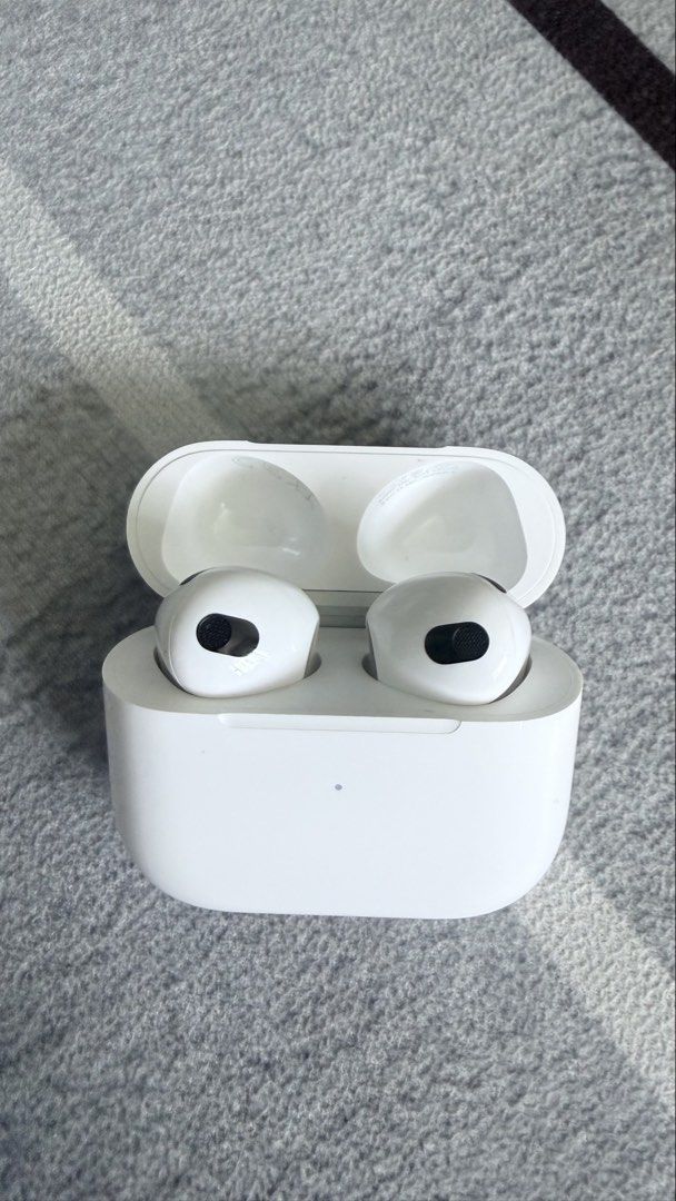 Apple AirPods 3rd Gen - Like New