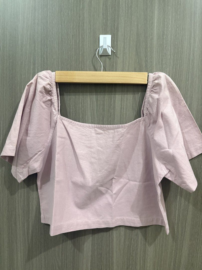 Artisanat Square Linen Top (Lucy Top) (Category: Blouses) located in Manila. Submitted by dkarchives (Listing ID 1432919435, Image 1). Description: - Artisanat Square Neck Linen Top/Lucy Top - Color: Purple - Size: L - Features a square neckline - Fit: Cropped and can also fit M just a little loose, I’m S-M frame! Can send WW - Original Price is P1,295 - Open to nego!.