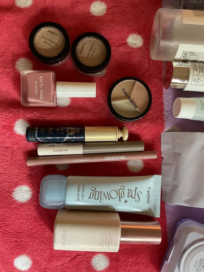 AUTHENTIC MAKE UP & SKINCARE TAKE ALL (Category: Makeup) located in Pasig City. Submitted by bili_nakayo (Listing ID 1432878744, Image 3). Description: All items in the picture will be included. All of the products are like 75% to 90% Full of product pa. Some bought in olive young in Korea, some brought from authentic shop in shpe. Original price of this whole bunch would easily be over 3k already. No lowballing. RFS: don’t like them on my skin .