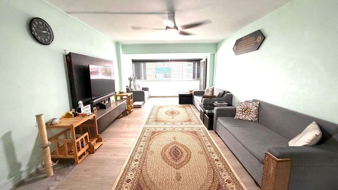 (Category: ) located in . Submitted by your_rental_specialist (Listing ID 1432304539, Image 1). Description: .