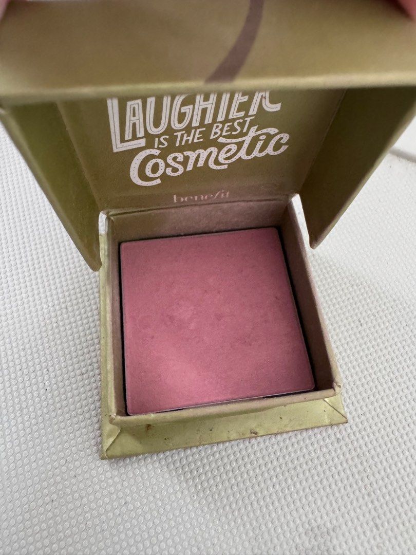 Benefit Dandelion Mini Blush (Category: Makeup) located in Manila. Submitted by decluterthings888 (Listing ID 1432806309, Image 2). Description: - Benefit Dandelion Mini blush - Pink hue - Mini-sized box - Net weight: 2.5g / 0.08 oz - "Laughter is the best cosmetic".