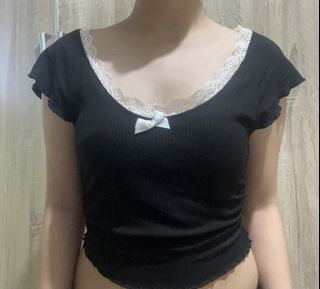 (Category: ) located in . Submitted by clothes.declutter.finds (Listing ID 1432889593, Image 1). Description: .