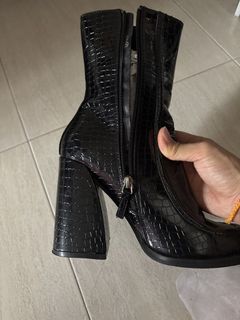 (Category: ) located in . Submitted by best.dressed (Listing ID 1413624586, Image 1). Description: .