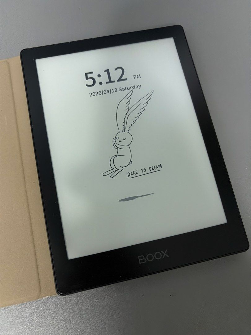 BOOX E-reader (Category: E-Readers) located in Kuala Lumpur. Submitted by coolflower.c29f87 (Listing ID 1432893734, Image 1). Description: Compact and versatile eReader, perfect for daily reading. Runs on Android, so you’re not limited to one ecosystem. Battery life is strong and screen is easy on the eyes. Device is in good working condition with minimal signs of use. * 6” E-Ink display – comfortable for long reading * Android 11 – install apps 