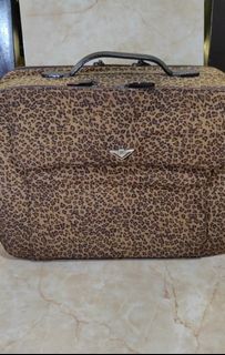 (Category: ) located in . Submitted by darriebags88 (Listing ID 1432873571, Image 1). Description: .