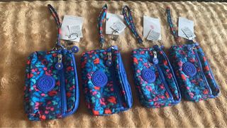 (Category: ) located in . Submitted by howsofpreloved (Listing ID 1432835263, Image 1). Description: .