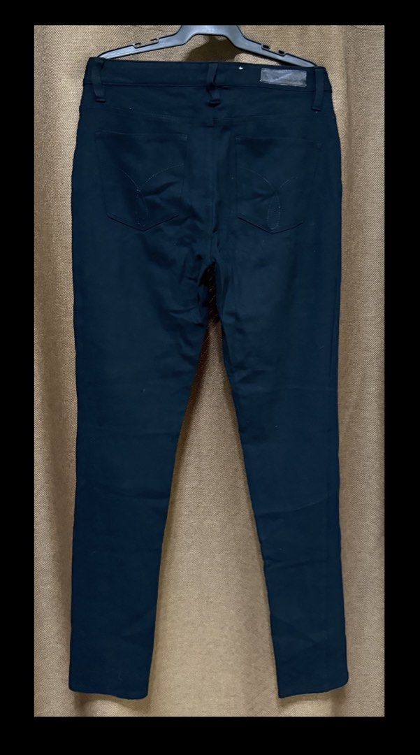 Calvin Klein Jeans - Black (Original) (Category: Jeans) located in Taguig. Submitted by cathtorre21 (Listing ID 1432843762, Image 3). Description: - Original Black Calvin Klein Jeans - Size 8 - Button closure with Calvin Klein logo - Classic straight-leg fit - Calvin Klein logo stitching on back pockets - Made in Vietnam.