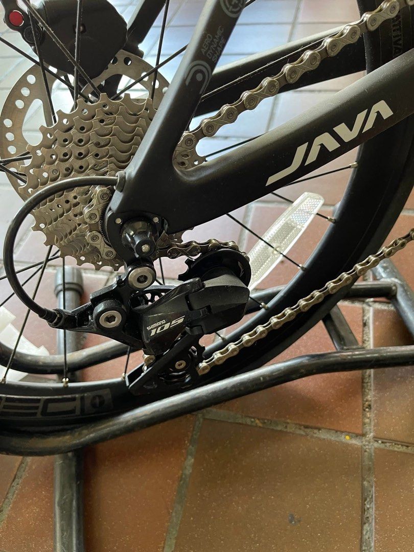 Carbon Mini velo Java 20” (Category: Bicycles) located in Singapore. Submitted by alywincycle (Listing ID 1432864556, Image 3). Description: Java CL Carbon frame T800-Drop bar Carbon fork Price at $899 451 wheel set Decaf 40mm alloy high profile Aero wheelset Crankset 43-52T (2 speeds) Decaf hollow tech Kmc 11 speed chain Carbon seat post Shimano 105 shifter Front & rear derailleur: Shimano 105 Gear 11x2 (22 speed) Cassette 11T-28T Weight 9.8 kgs