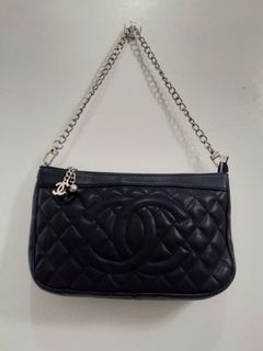 (Category: ) located in . Submitted by myshop2323 (Listing ID 1432981379, Image 1). Description: .