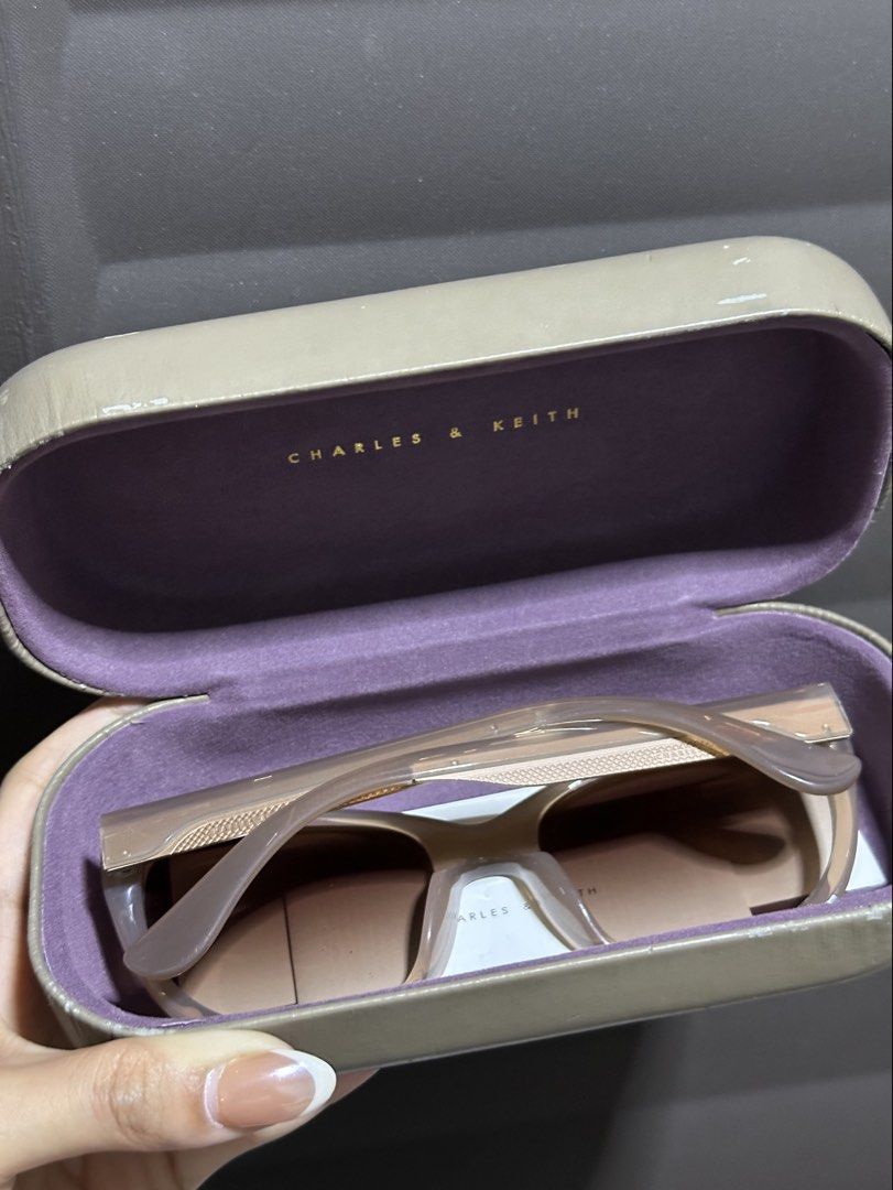 charles & keith purple sunglasses shades (Category: Sunglasses & Eyewear) located in Manila. Submitted by prelovedby.fel (Listing ID 1432840050, Image 3). Description: .
