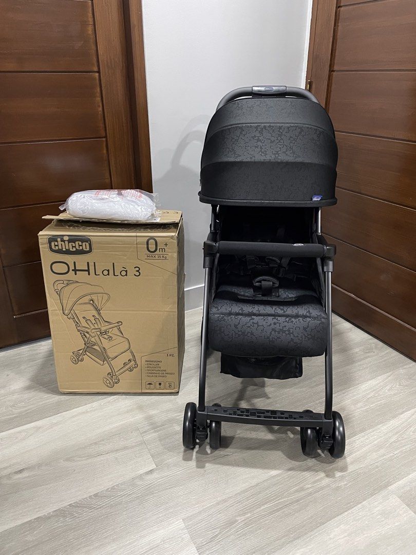 Chicco Ohlala 3 Stroller (Category: Strollers) located in San Jose del Monte. Submitted by ladypharmacist (Listing ID 1432989196, Image 1). Description: ✔ box ✔ rain cover ✔️Suitable from newborn up to 15 kg (approx. 3 yrs) ✔️The stroller itself is lightweight (around 4.2 kg) RFS: Upgrade.