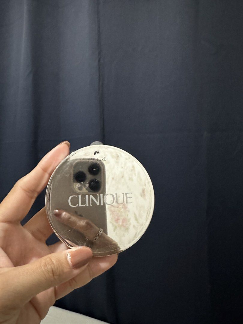Clinique matte pressed powder (Category: Makeup) located in Pasig City. Submitted by jngscollection (Listing ID 1432896666, Image 2). Description: CLINIQUE STAY-MATTE SHEER PRESSED POWDER.