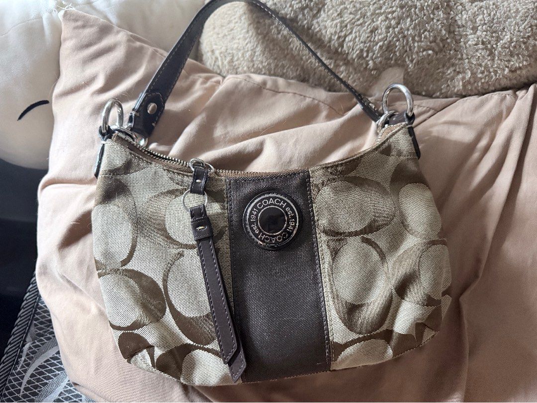 Vintage Coach Signature Shoulder Bag, Luxury, Bags & Wallets on Carousell